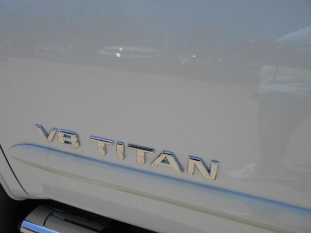 2013 Nissan Titan LS S