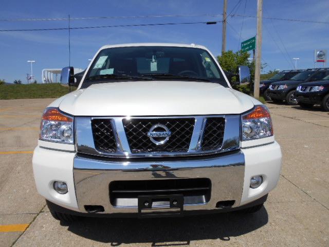 2013 Nissan Titan LS S