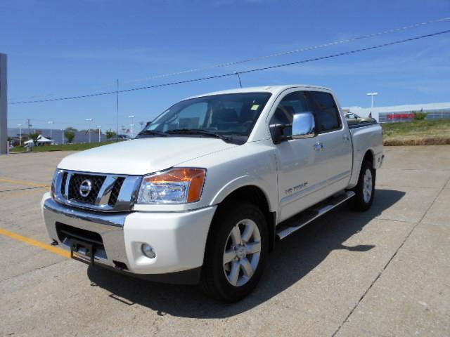 2013 Nissan Titan LS S