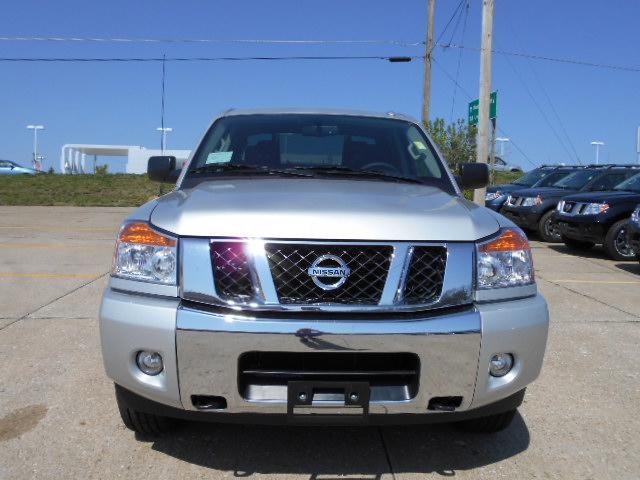 2013 Nissan Titan 4.6L Eddie Bauer