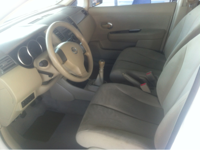 2007 Nissan Versa E43