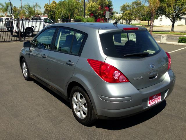 2007 Nissan Versa Limited Access Cab 4WD