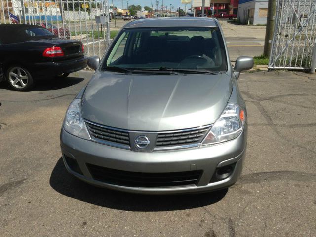 2007 Nissan Versa 1500 SLE 4WD