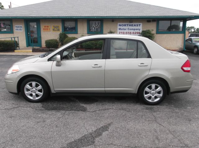 2007 Nissan Versa Crew Cab Standard Box 2-wheel Drive SLE