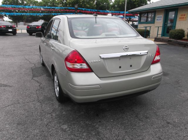 2007 Nissan Versa Crew Cab Standard Box 2-wheel Drive SLE