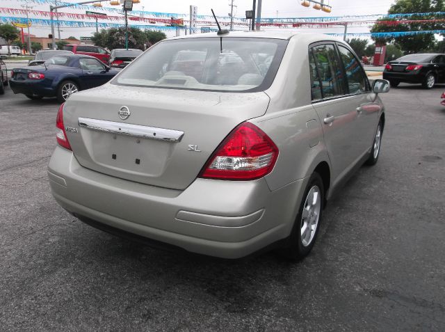 2007 Nissan Versa Crew Cab Standard Box 2-wheel Drive SLE