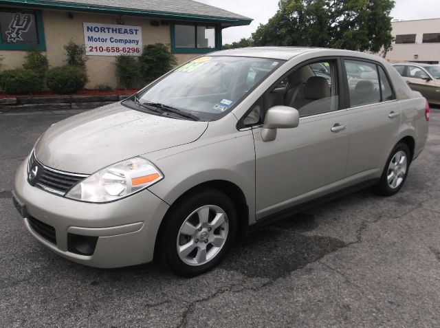 2007 Nissan Versa Crew Cab Standard Box 2-wheel Drive SLE