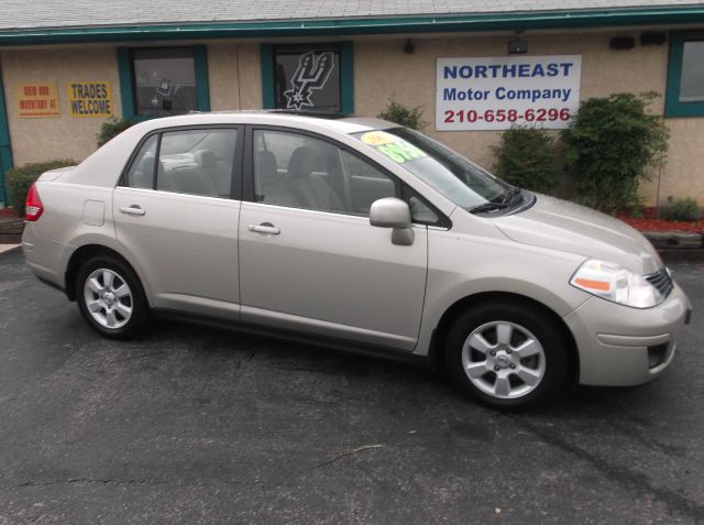 2007 Nissan Versa Crew Cab Standard Box 2-wheel Drive SLE