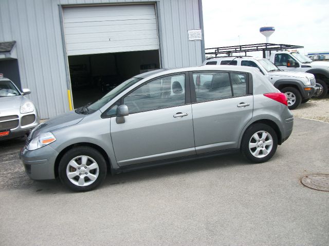 2007 Nissan Versa Limited Access Cab 4WD