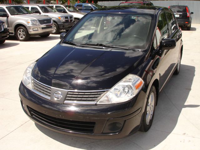 2007 Nissan Versa Limited Access Cab 4WD