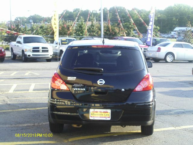 2007 Nissan Versa E43