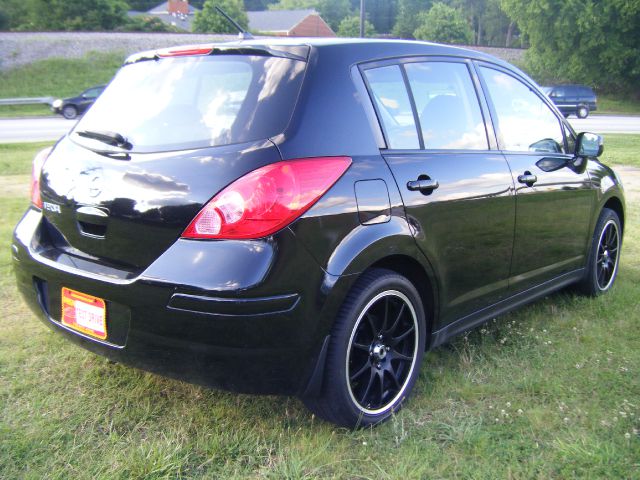 2008 Nissan Versa Limited Access Cab 4WD