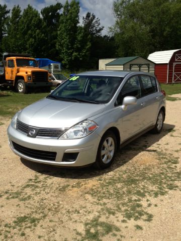 2008 Nissan Versa Limited Access Cab 4WD