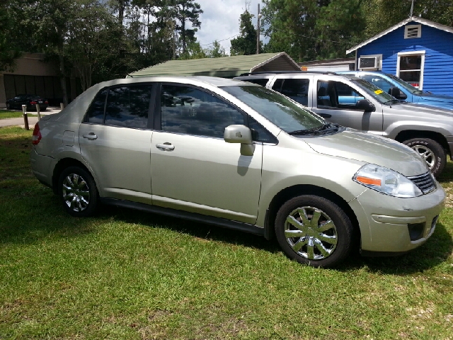 2008 Nissan Versa Crew Cab Standard Box 2-wheel Drive SLE