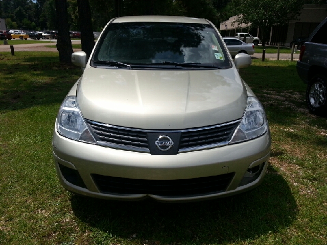 2008 Nissan Versa Crew Cab Standard Box 2-wheel Drive SLE