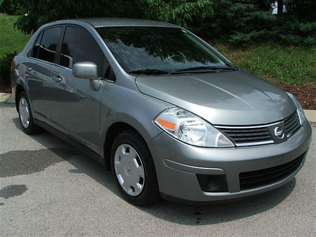 2008 Nissan Versa 15