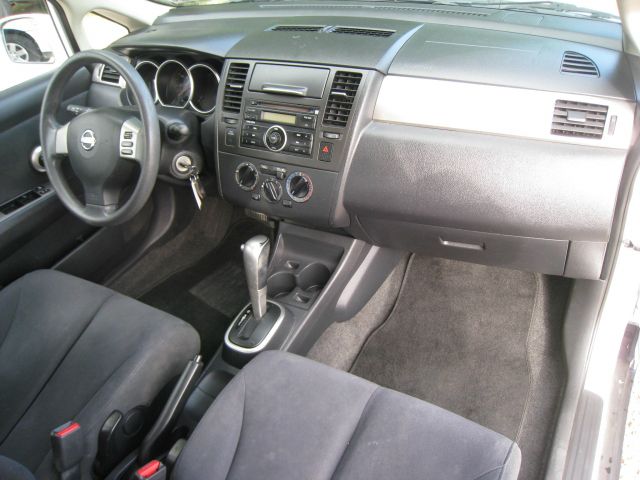 2008 Nissan Versa XR