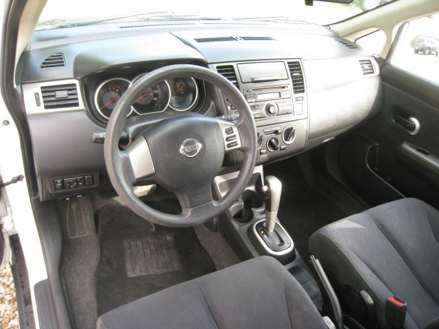 2008 Nissan Versa XR