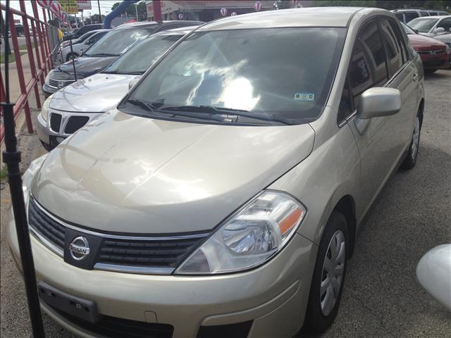 2008 Nissan Versa Crew Cab Standard Box 2-wheel Drive SLE