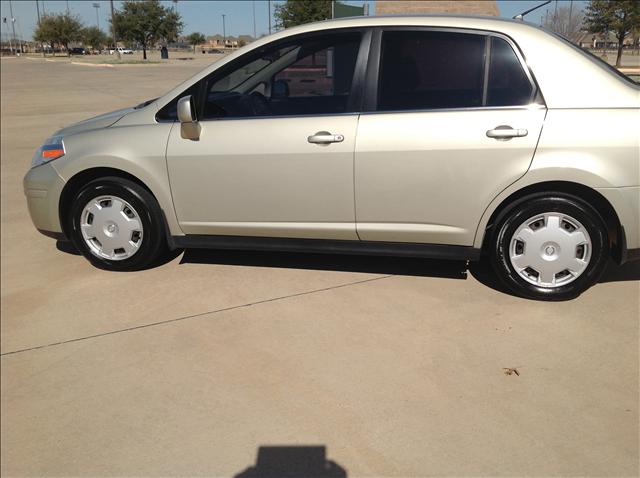 2008 Nissan Versa Unknown