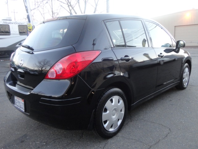 2009 Nissan Versa Carrera C4S