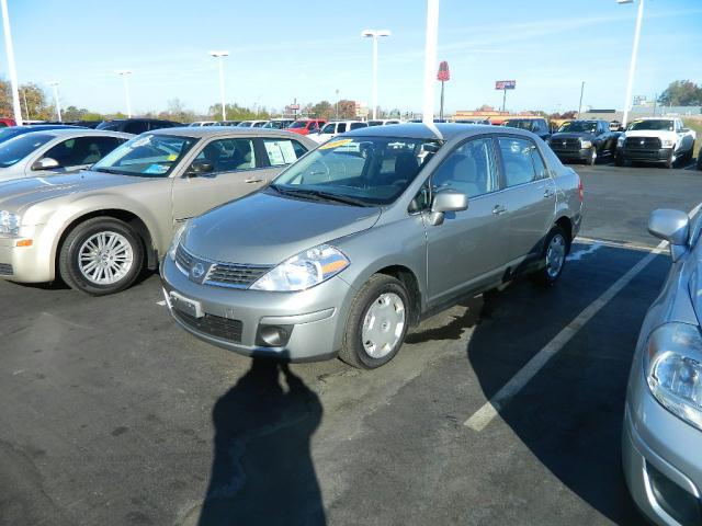 2009 Nissan Versa E43