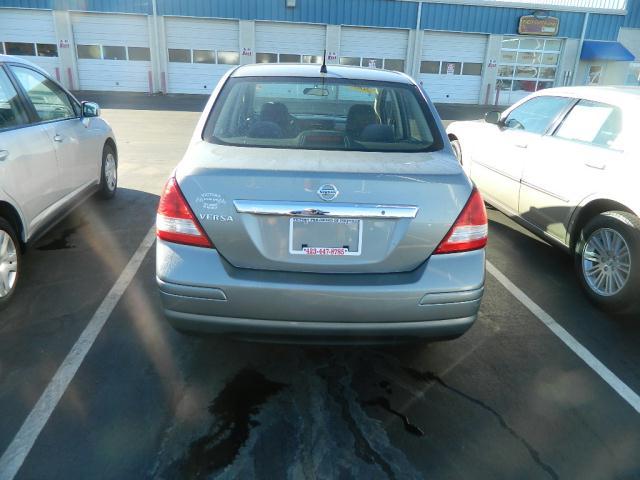 2009 Nissan Versa E43