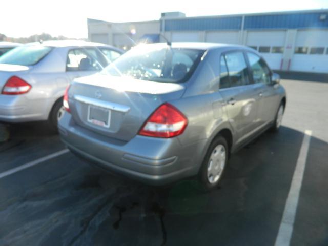 2009 Nissan Versa E43