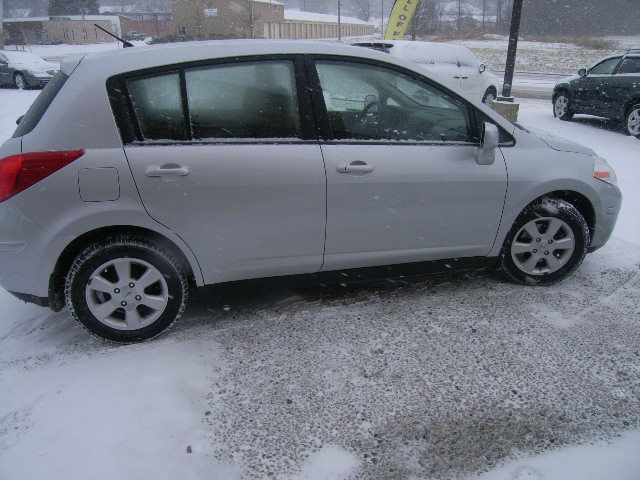 2009 Nissan Versa Carrera C4S