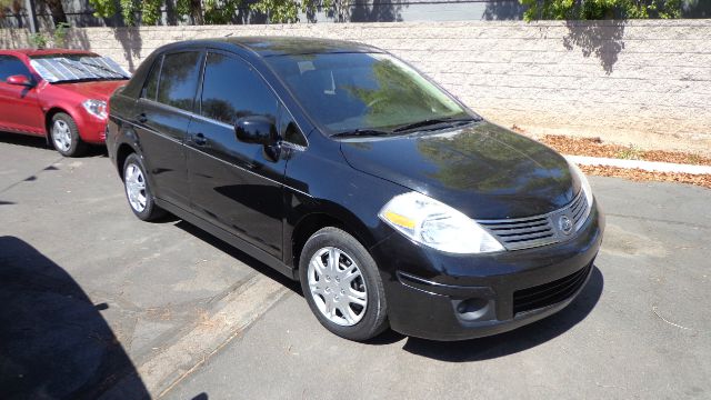 2009 Nissan Versa Crew Cab Standard Box 2-wheel Drive SLE