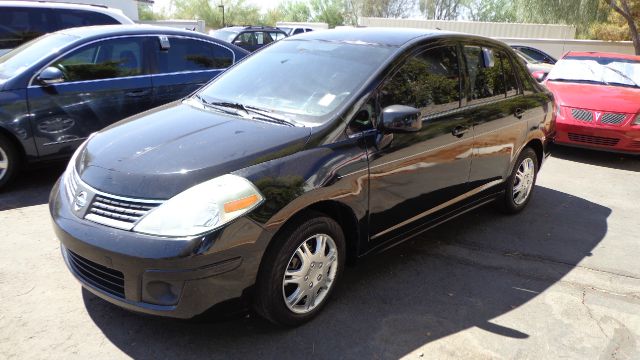 2009 Nissan Versa Crew Cab Standard Box 2-wheel Drive SLE