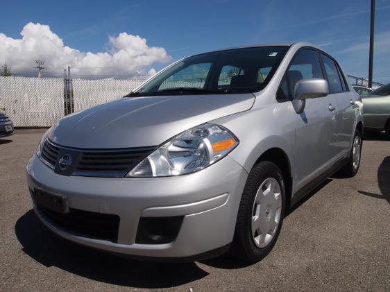 2009 Nissan Versa Crew Cab Standard Box 2-wheel Drive SLE