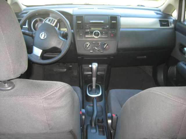 2009 Nissan Versa Carrera C4S