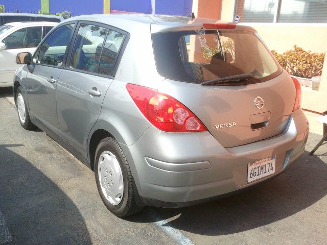 2009 Nissan Versa Carrera C4S