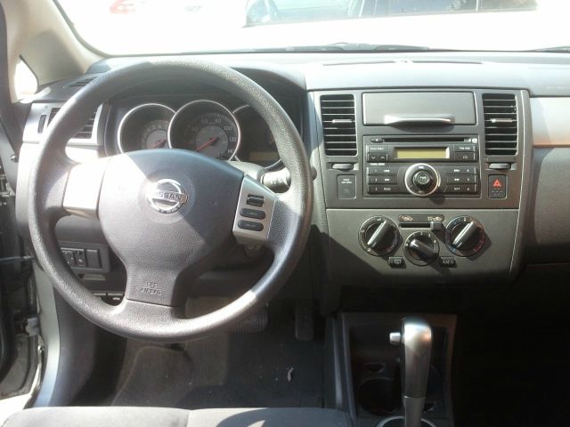 2009 Nissan Versa Carrera C4S