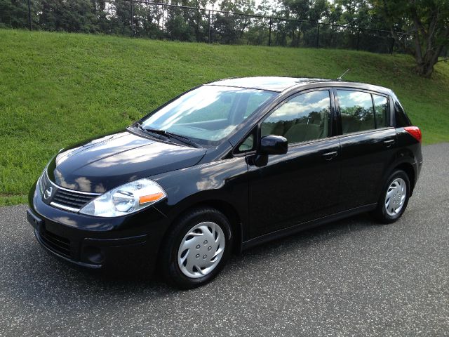 2009 Nissan Versa Carrera C4S