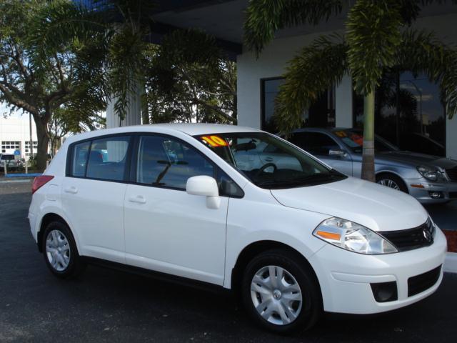 2010 Nissan Versa E43