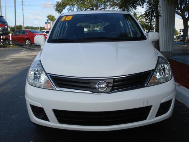 2010 Nissan Versa E43