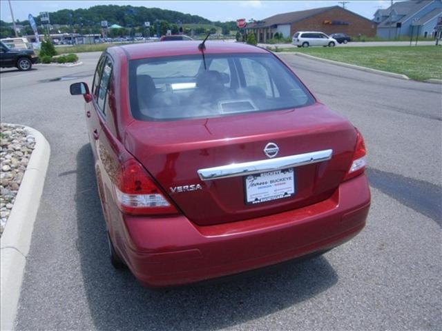 2010 Nissan Versa E43