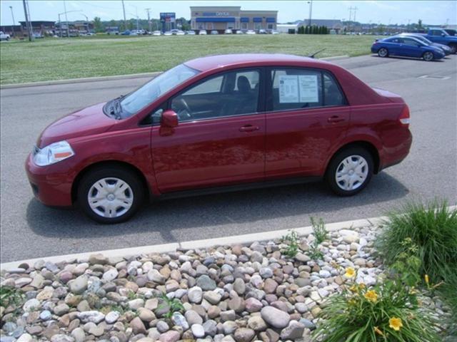 2010 Nissan Versa E43