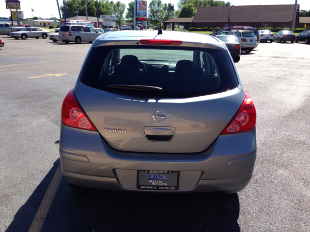 2010 Nissan Versa Carrera C4S