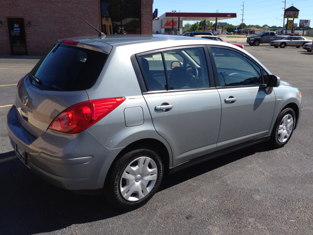 2010 Nissan Versa Carrera C4S