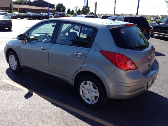 2010 Nissan Versa Carrera C4S