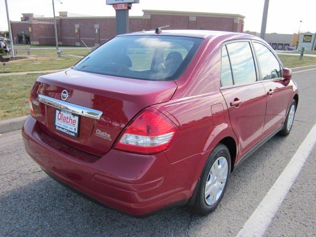 2010 Nissan Versa E43