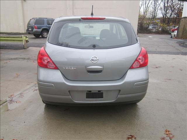 2010 Nissan Versa XR