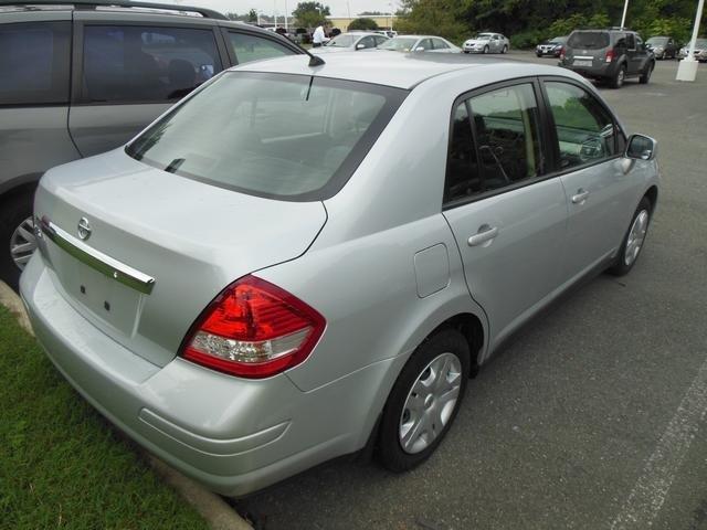 2010 Nissan Versa E43