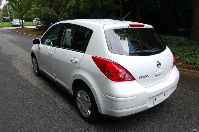 2010 Nissan Versa Carrera C4S