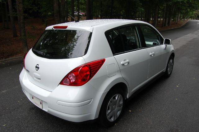 2010 Nissan Versa Carrera C4S