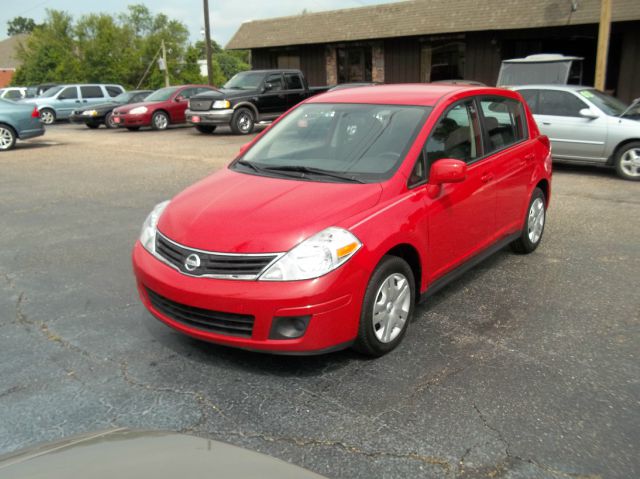 2010 Nissan Versa Carrera C4S