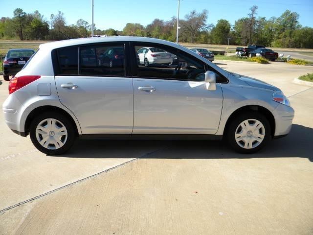 2010 Nissan Versa E43